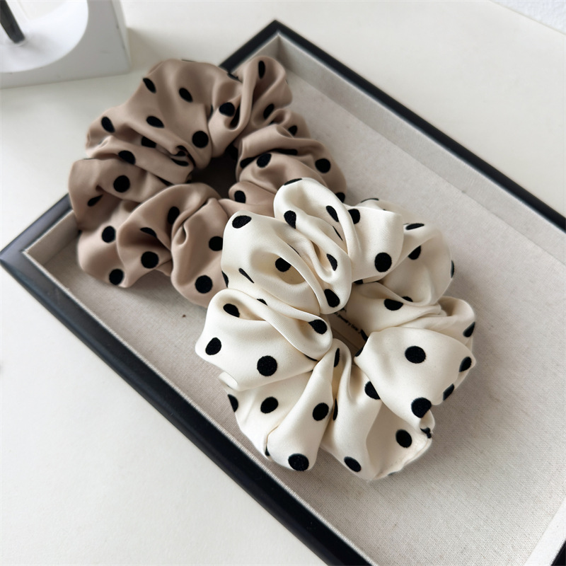 Korean Satin Polka Dot Scrunch - Vintage Fashion Boutique incelemesi ve fiyatı