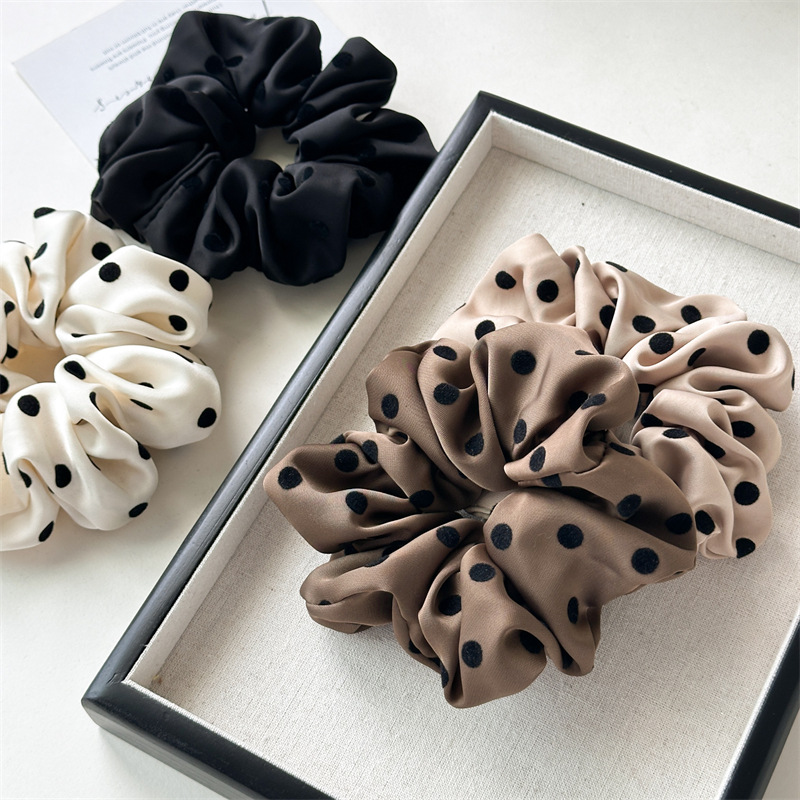 Korean Satin Polka Dot Scrunch - Vintage Fashion Boutique incelemesi ve fiyatı
